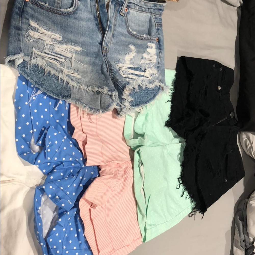 Bundle of 5 AE shorts